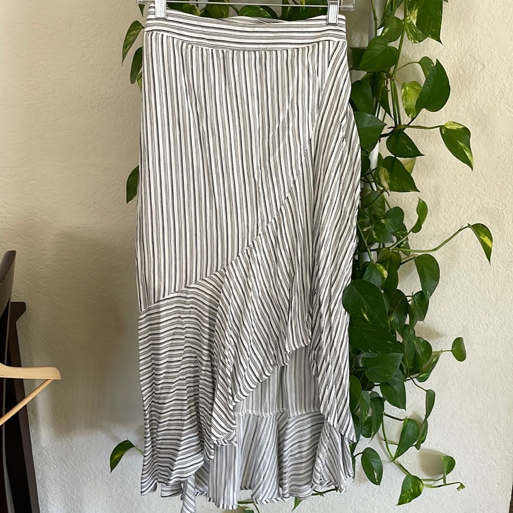 HYFVE HYFVE HYFVE STRIPED BLACK AND WHITE SKIRT